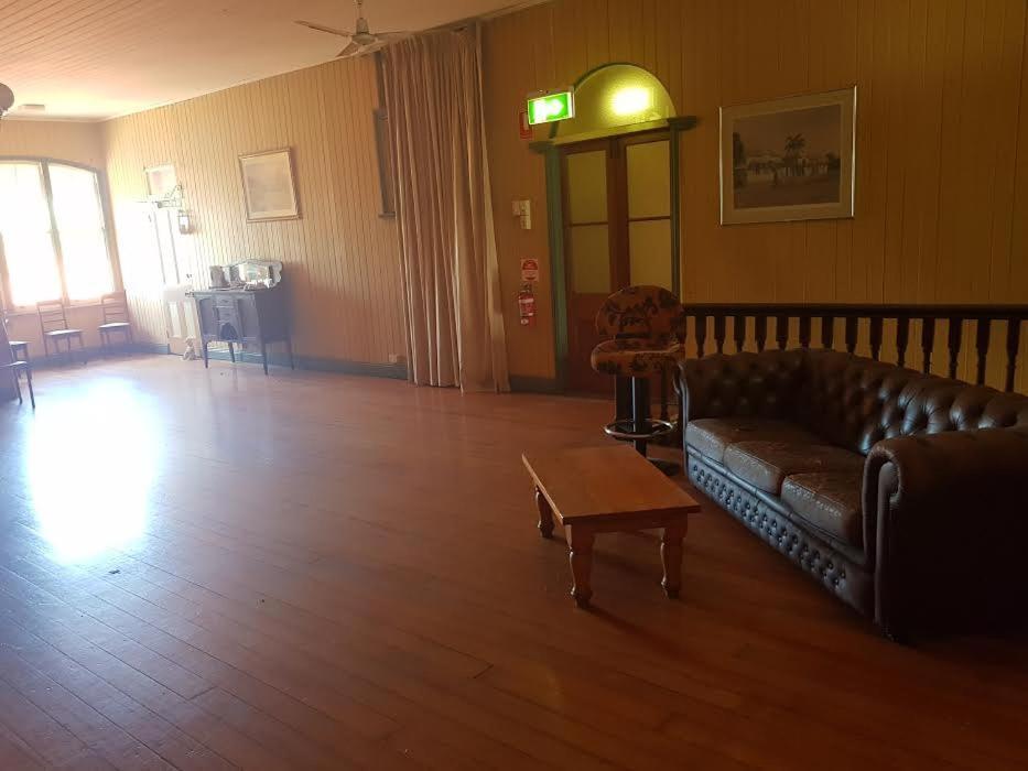 Hotel Kerwick Redbank Buitenkant foto